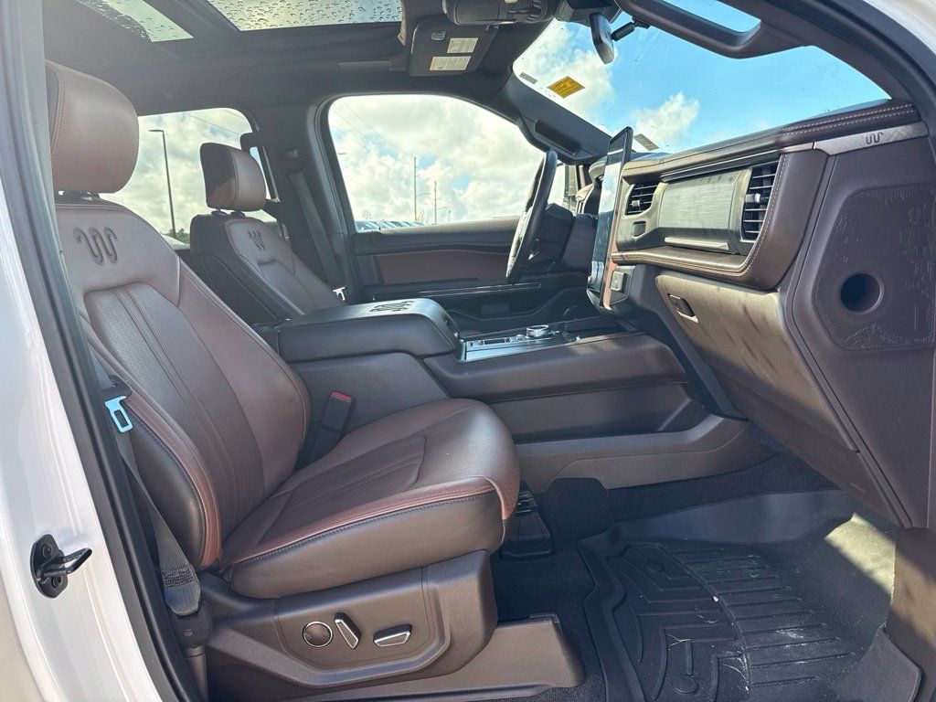 Used 2022 Ford Expedition King Ranch RWD image 10