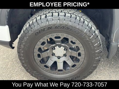 Used 2024 GMC Sierra 1500 AT4 w/ Technology Package AWD/4WD image 11