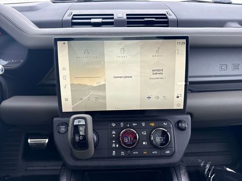 New 2026 Land Rover Defender 110 OCTA image 22