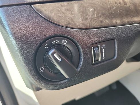 Used 2019 Dodge Grand Caravan SE w/ UConnect Hands-Free Group FWD image 19