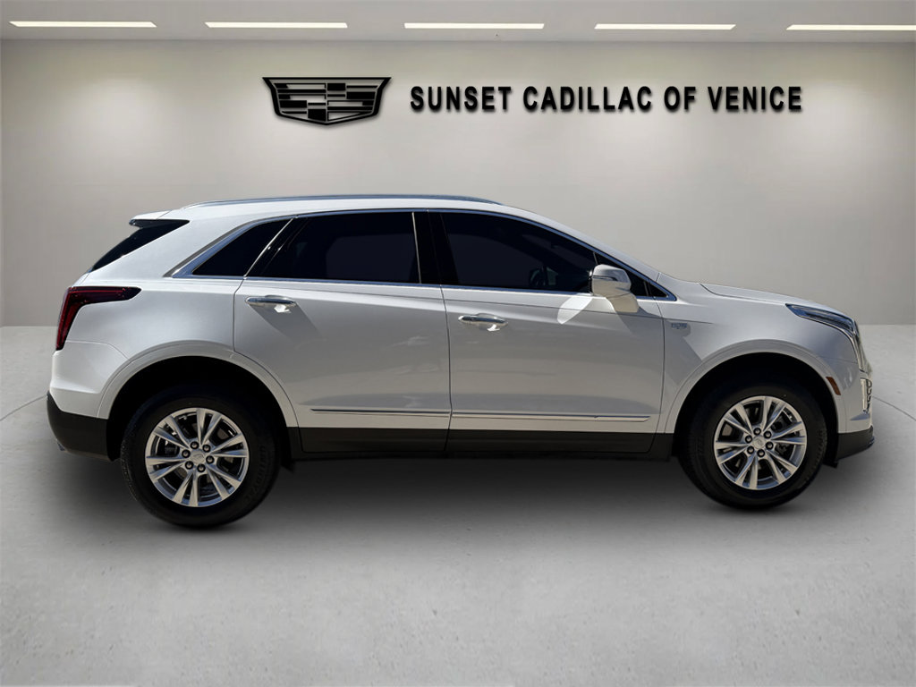 Used 2023 Cadillac XT5 Luxury FWD image 2