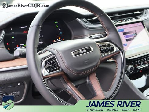 Used 2023 Jeep Grand Cherokee Summit w/ Luxury Tech Group V AWD/4WD image 26