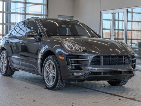 Used 2018 Porsche Macan Turbo w/ Premium Package Plus image 21