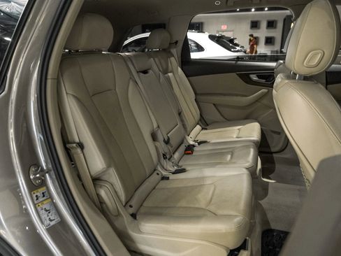 Used 2017 Audi Q7 3.0T Prestige w/ Prestige Package image 33