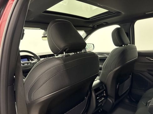 New 2025 Jeep Grand Cherokee Laredo X w/ Luxury Tech Group I image 18