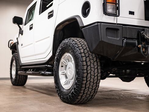 Used 2003 HUMMER H2 w/ Preferred Equipment Group image 34