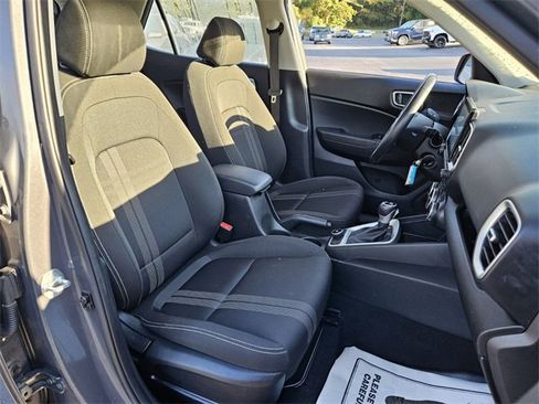 Used 2023 Hyundai Venue SEL image 15