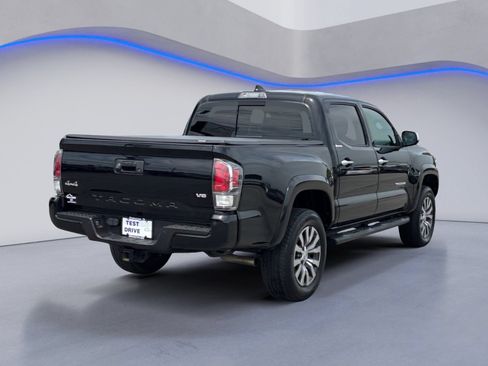 Used 2022 Toyota Tacoma Limited AWD/4WD image 3