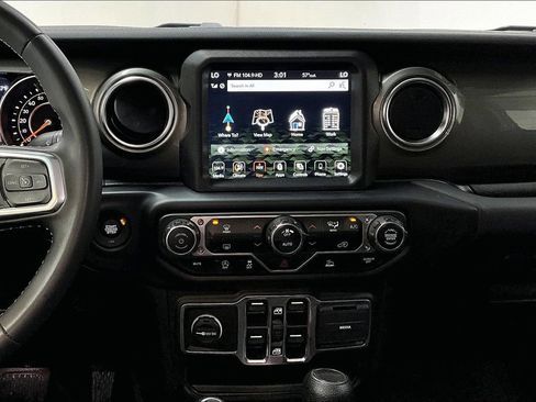 Used 2023 Jeep Gladiator Overland image 10