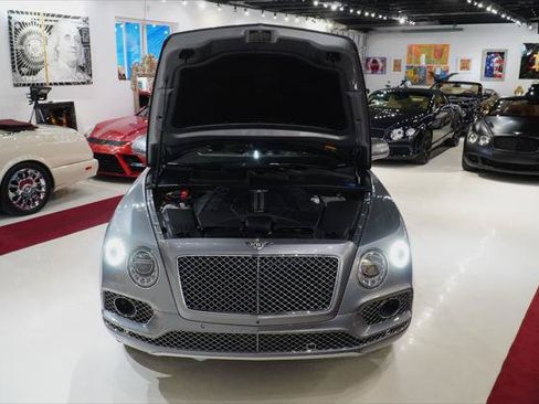 Used 2020 Bentley Bentayga AWD/4WD image 31