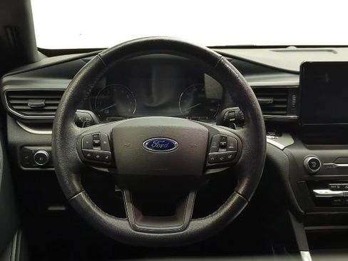 Used 2020 Ford Explorer XLT w/ Equipment Group 202A image 20