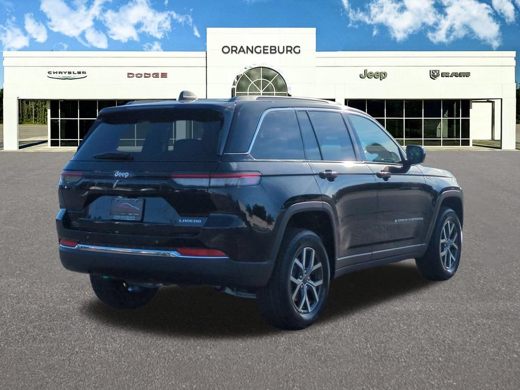 New 2027 Jeep Grand Cherokee Laredo X RWD image 8