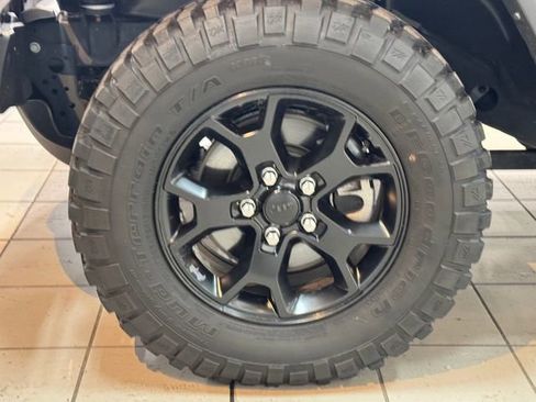 Used 2021 Jeep Wrangler Unlimited Sport image 16