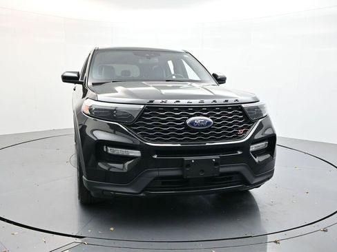 Used 2022 Ford Explorer ST image 2