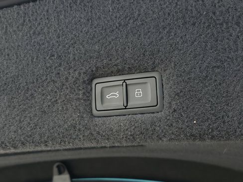 Used 2021 Lamborghini Urus image 12