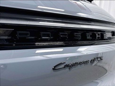 Used 2025 Porsche Cayenne GTS AWD/4WD image 33