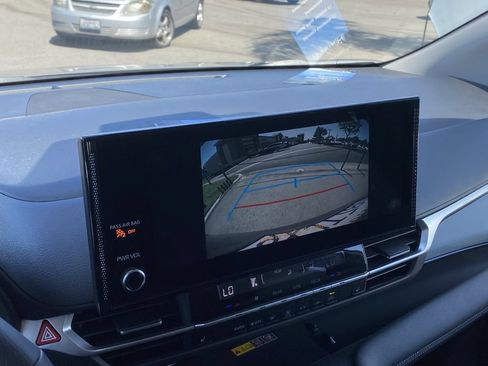 Certified 2026 Toyota Sienna XLE FWD image 10
