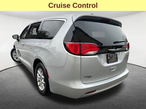 Used 2024 Chrysler Voyager LX image 10