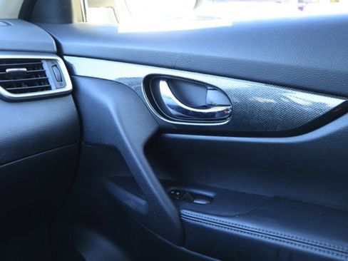 Used 2014 Nissan Rogue SL image 26