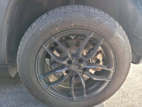 Used 2021 Jeep Cherokee Latitude Lux w/ Comfort/Convenience Group image 7