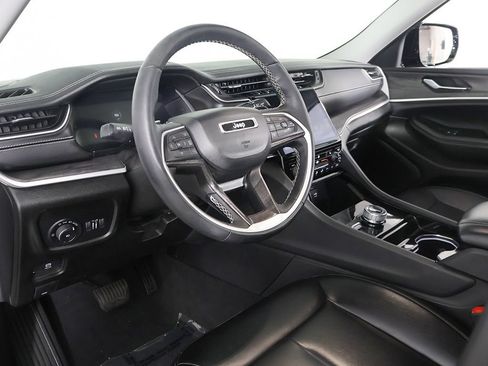 Used 2023 Jeep Grand Cherokee Limited AWD/4WD image 30