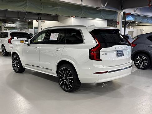 Used 2026 Volvo XC90 B6 Plus w/ Protection Package Premier AWD/4WD image 4