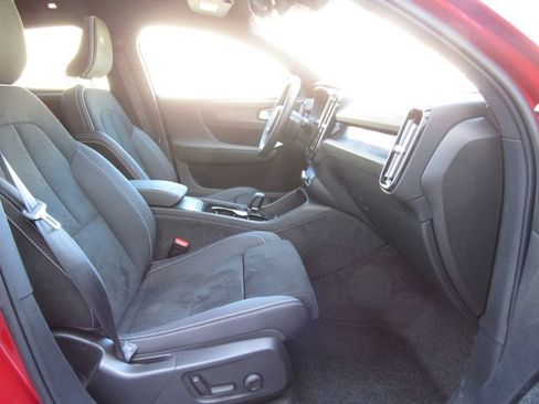 Used 2023 Volvo C40 P8 Recharge Ultimate w/ Protection Package Premier AWD/4WD image 18