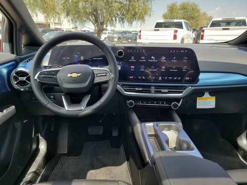 New 2025 Chevrolet Equinox EV LT w/ Convenience Package II FWD image 18