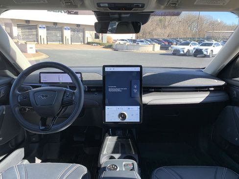 Used 2022 Ford Mustang Mach-E Premium image 30