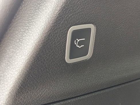 New 2026 Chrysler Pacifica Limited w/ Trailer Tow Group image 35