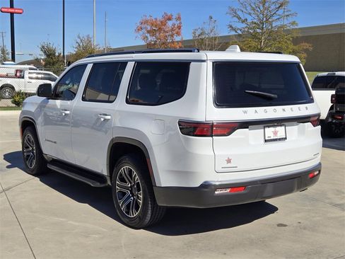Used 2022 Jeep Wagoneer Series III image 4