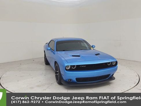 Used 2016 Dodge Challenger R/T Scat Pack w/ Leather Interior Group RWD image 4