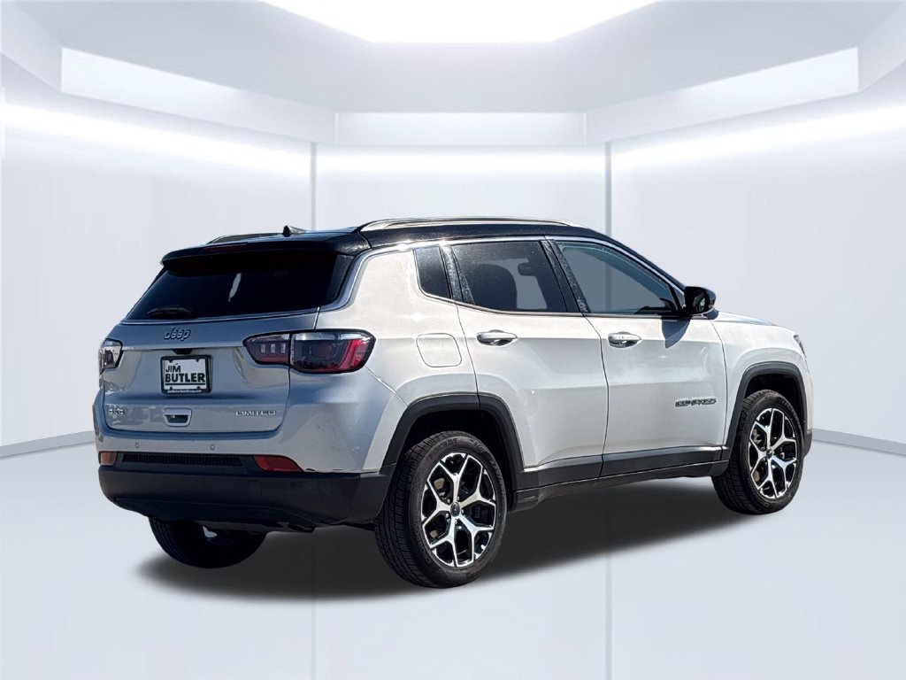 Used 2025 Jeep Compass Limited AWD/4WD image 7