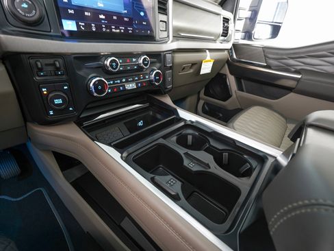 Used 2026 Ford F250 Platinum w/ Platinum Plus Package image 24