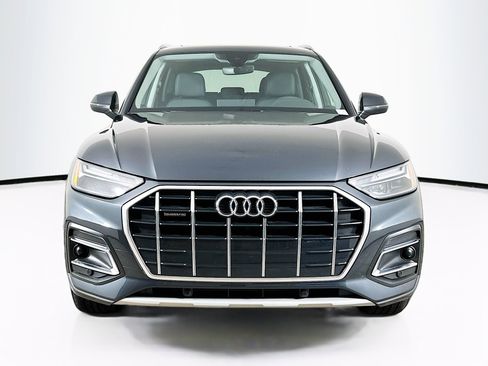 Used 2024 Audi Q5 Premium w/ Convenience Package image 2