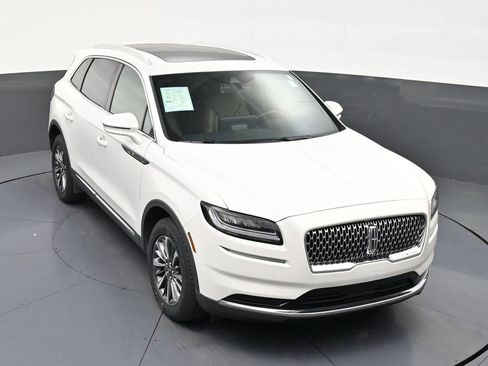 Used 2023 Lincoln Nautilus Reserve FWD image 18