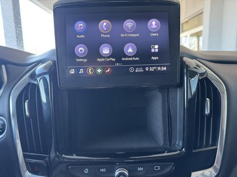 Used 2020 Chevrolet Traverse LT w/ LPO, Cargo Package image 22