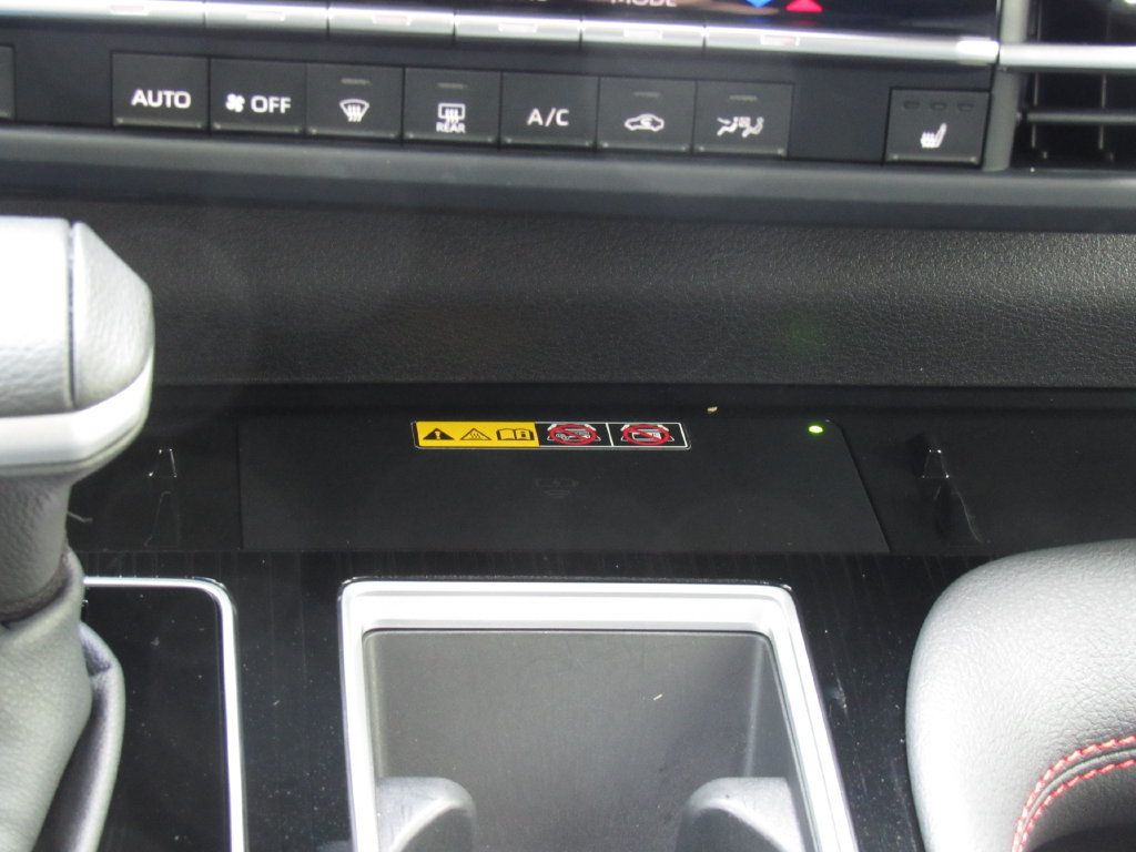 Used 2025 Toyota Sienna XSE AWD/4WD image 33