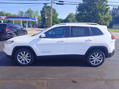 Used 2018 Jeep Cherokee Limited image 1