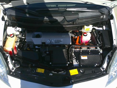 Used 2015 Toyota Prius Two image 37