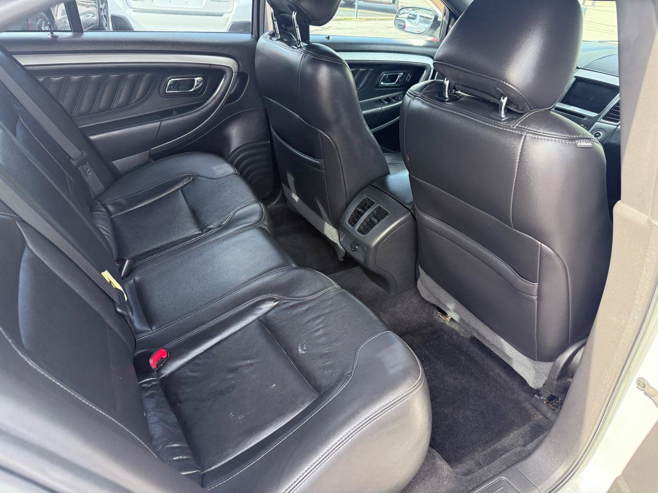 Used 2018 Ford Taurus SEL w/ Equipment Group 201A FWD image 11