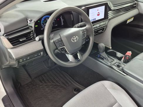 Used 2025 Toyota Camry LE FWD image 11