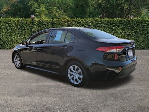 Used 2024 Toyota Corolla LE image 6