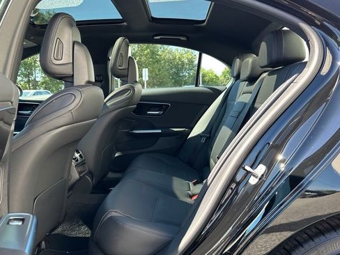 Used 2025 Mercedes-Benz C 300 Sedan image 27
