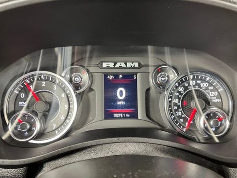 Used 2024 RAM 2500 Big Horn w/ Sport Appearance Package image 18