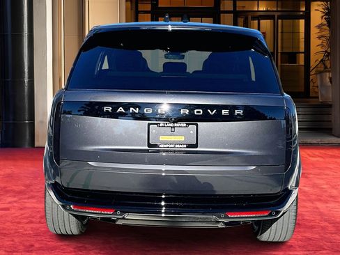 New 2025 Land Rover Range Rover SE image 4
