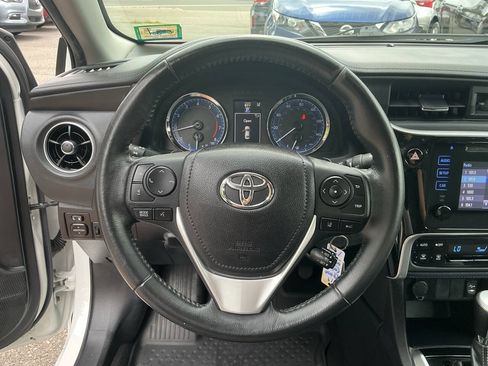 Used 2019 Toyota Corolla SE FWD image 17