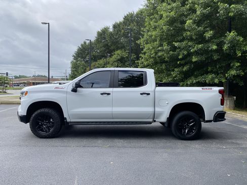 Used 2022 Chevrolet Silverado 1500 LT Trail Boss w/ LT Trail Boss Premium Package AWD/4WD image 6