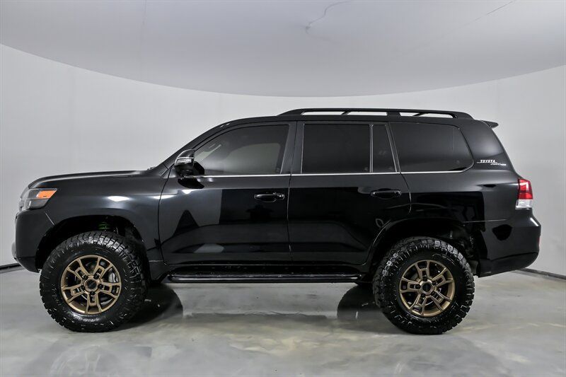 Used 2020 Toyota Land Cruiser Heritage Edition AWD/4WD image 7