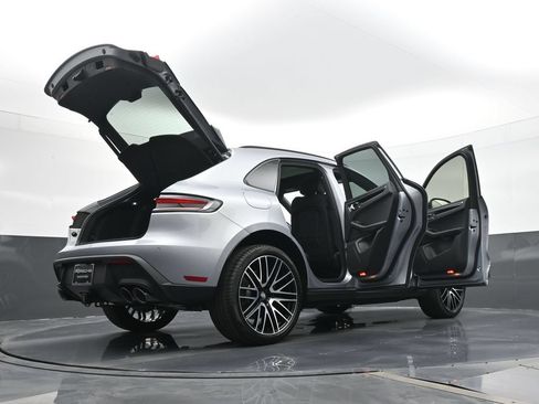 Certified 2025 Porsche Macan Turbo AWD/4WD image 28